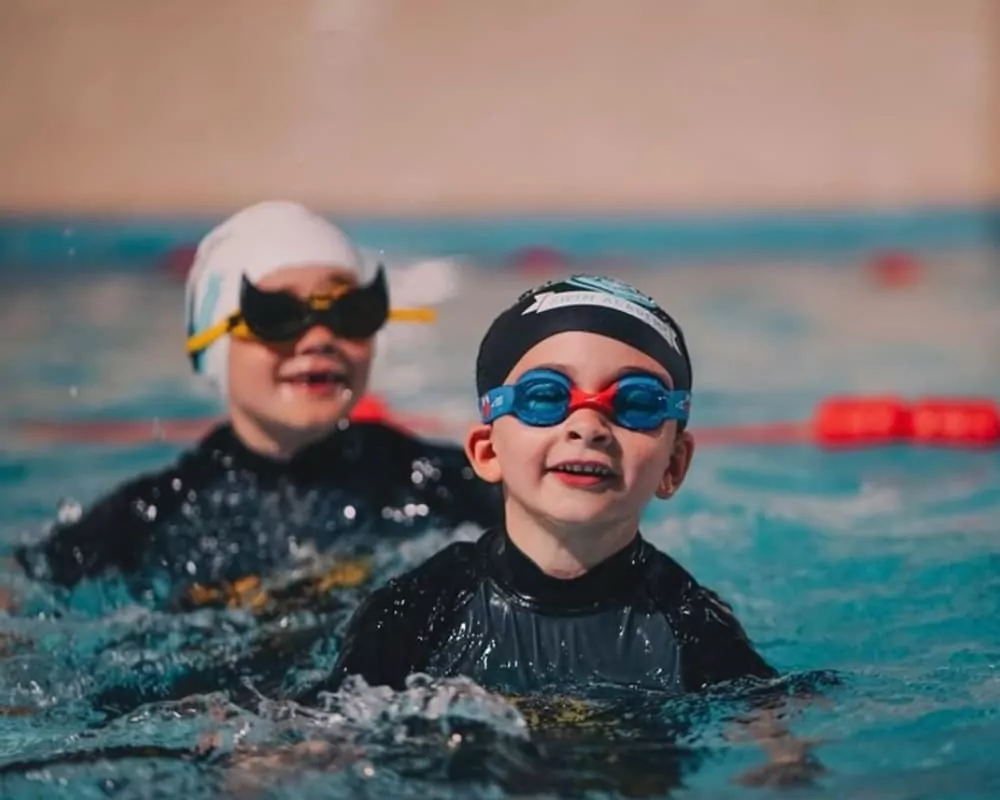 kids swim lesssons glasgow